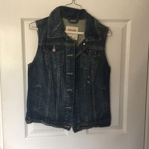 Sleeveless Jean Jacket